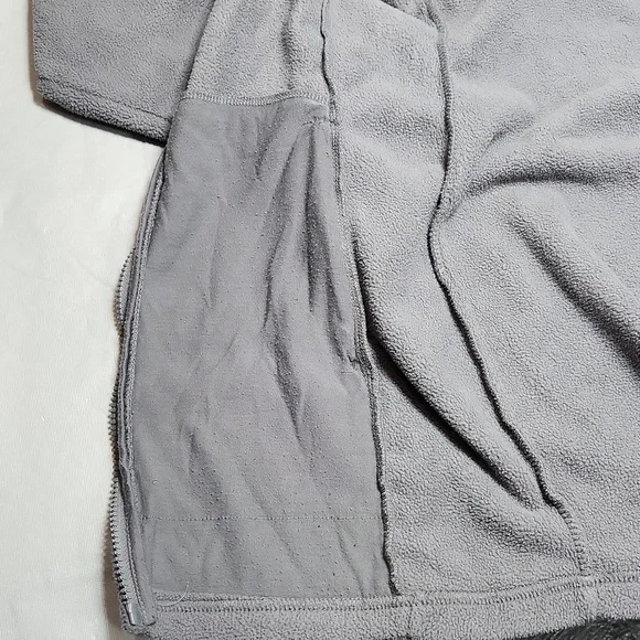 Zip-up Bench Sweater - Picture 10 of 16